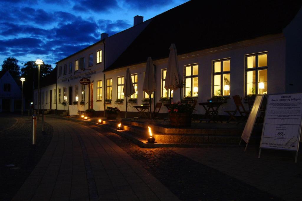 Hotel Radhuskroen Frederikssund Dış mekan fotoğraf